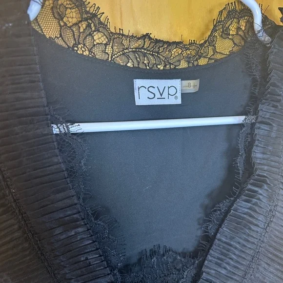 Black Ruffled Sleeveless Top - Picture 3 of 4